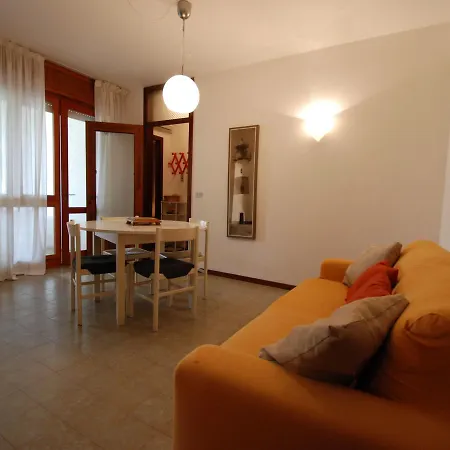 Locazione Turistica Condominio Bussola 리그나노 사비아도로